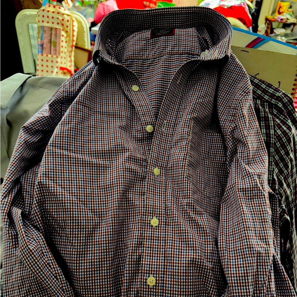 Untuckit size medium
